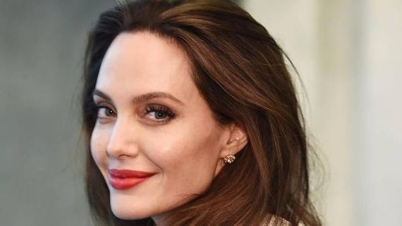 Angelina Jolie మాజీ భర్తపై ఎంజెలీనా జోలీ కేసు.. 250 మిలియన్ డాలర్లు కోసం దావా!