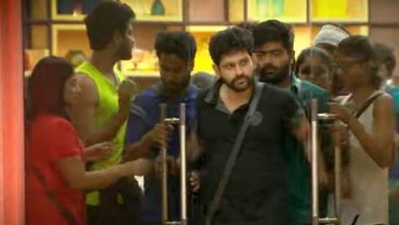  Bigg Boss Telugu 6: బిగ్ బాస్ కెప్టెన్సీ టాస్క్ లో ఒళ్ళు మరచి పోరాటం.. ఫస్ట్ కెప్టెన్ ఎవరంటే?
