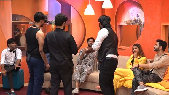 Bigg Boss Telugu: హోటల్ టాస్క్ లో వాష్ రూమ్ లొల్లి.. 500 ఇస్తేనే వాడుకోవాలి అంటూ..