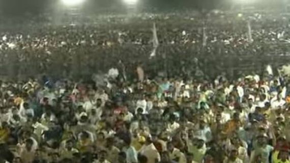 GodFather Pre release event Live ఇసుక వేస్తే రాలనంత జనం.. ఫ్యాన్స్‌కు పోలీసులు వార్నింగ్!