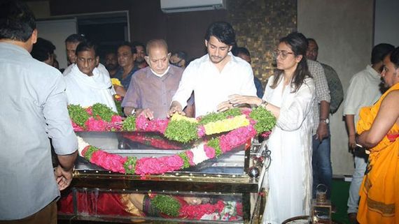 Indira Devi: మహేశ్‌కు అండగా టాలీవుడ్ స్టార్స్.. చిరంజీవి అలా.. బాలయ్య ఇలా.. పవన్ ఏం చేశాడంటే!