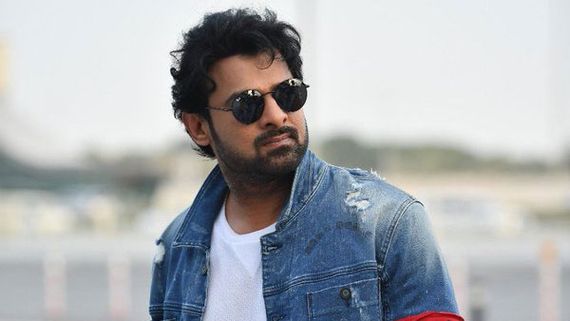 విజయదశమికి ప్రభాస్ నుంచి అభిమానులకు అదిరిపోయే గిఫ్ట్