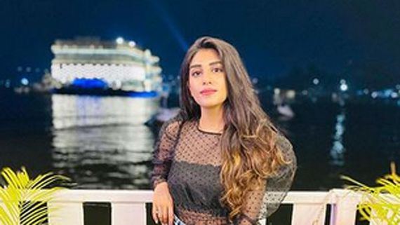 Supritha: సురేఖ వాణి కూతురు బోల్డు షో.. ఎద అందాలతో కసిగా కవ్విస్తూ!