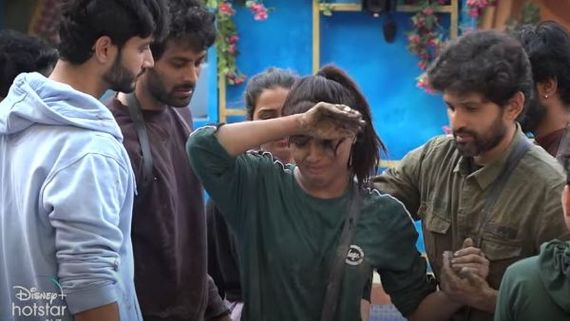   Bigg Boss Telugu 6: పాము నిచ్చెన అంటూ బిగ్ బాస్ కెప్టెన్సీ టాస్క్.. చేయి నొప్పితో ఏడ్చేసిన కీర్తి!