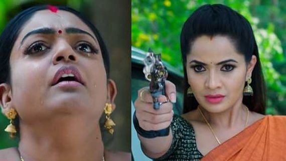 Karthika Deepam దీపను తుపాకీతో కాల్చిన మోనిత.. కార్తీక్, కన్న బిడ్డల ఎదురుగానే దారుణం!
