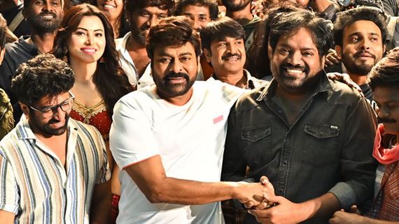 వాల్తేరు వీరయ్య సెట్స్ లో మెహర్ రమేష్ బర్త్ డే సెలబ్రేషన్స్.. ఫొటోస్ వైరల్