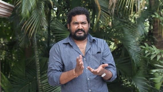 సినిమాను ఎంజాయ్ చేసే రోజులు పోయాయి.. బొక్కలు వెతికేందుకే వస్తున్నారు.. డైలాగ్ రైటర్ లక్ష్మీభూపాల