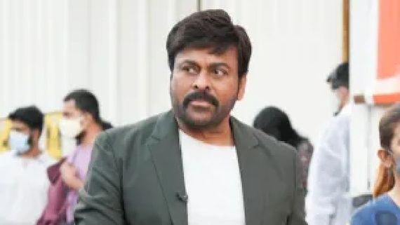 చిరంజీవి సంచలన నిర్ణయం: తెలుగులో వచ్చిన సినిమా రీమేక్‌కు రెడీ.. హిట్లు ఇచ్చిన డైరెక్టర్‌తోనే!