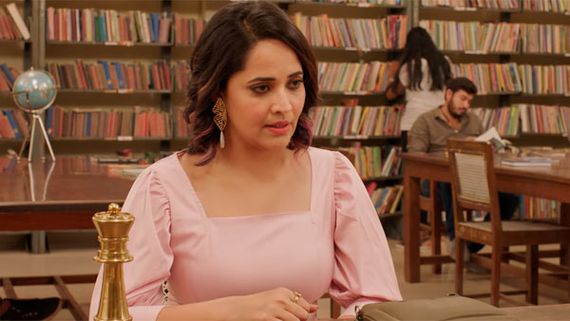 Anasuya Bharadwaj యాసిడ్ బాటిల్ పట్టిన అనసూయ.. ఏం జరిగిందంటే?