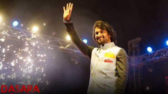 Dasara టాప్ లేపుతుంది.. మహానటిని మించి కీర్తీ సురేష్ ఫెర్ఫార్మెన్స్.. ప్రీ రిలీజ్ ఈవెంట్‌లో నాని