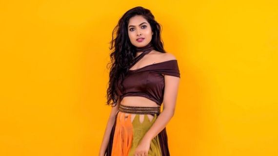 మసాజ్ పిక్ తో షాక్ ఇచ్చిన బిగ్ బాస్ బ్యూటి దివి.. బ్రాలో అవి హైలెట్ అయ్యేలా!