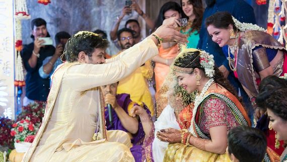 Manchu Manoj: ప్రేయసిని పెళ్లాడిన మనోజ్.. ఆయనను పట్టుకుని ఏడ్చిన మౌనిక.. మోహన్ బాబుకు ఇష్టమేనా అంటే!