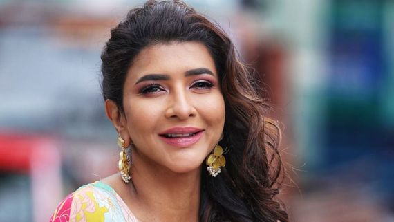 స్కూల్ విద్యార్థినిపై నడి రోడ్డులోనే వేధింపులు.. పొలీస్ చేసిన పనికి మంచు లక్ష్మి సీరియస్ రియాక్షన్!