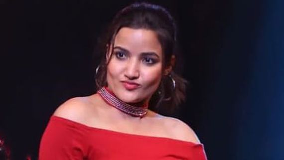 షాకింగ్ డ్రెస్సులో సిరి హన్మంత్ ఊహించని హాట్ షో.. పైవరకు మొత్తం చూపిస్తూ ఫొటోలు