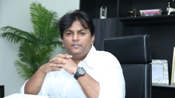 Ravanasura చూసి థ్రిల్లింగ్, షాక్ గురవుతారు.. నెవర్ బిఫోర్, నెవర్ ఆఫ్టర్ పాత్రలో రవితేజ.. నిర్మాత అభిషేక్ నామా