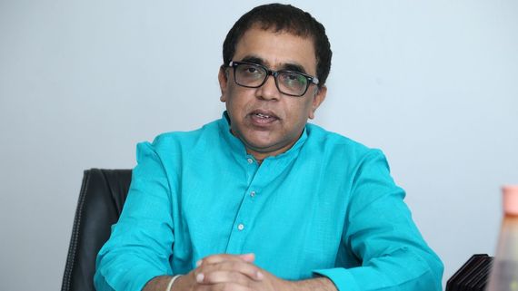 మూవీ సూపర్ హిట్ అయినా నిర్మాతకు నష్టాలే.. హీరోల రెమ్యునరేషన్లపై నిర్మాత బెక్కెం వేణుగోపాల్ సంచలన వ్యాఖ్యలు