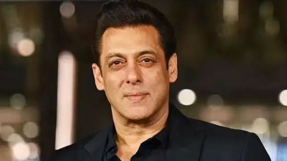  అలాంటి చెడు అలవాటుతో కెమెరాకు చిక్కిన సల్మాన్ ఖాన్.. భాయ్ ఇలాంటోడు అనుకోలేదు?