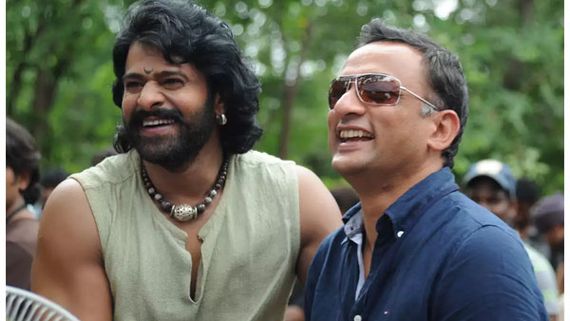 బాహుబలి నిర్మాతలతో ప్రభాస్ కొత్త సినిమా.. ఊహించని పాత్రతో రాజమౌళి మూవీకి మించి!