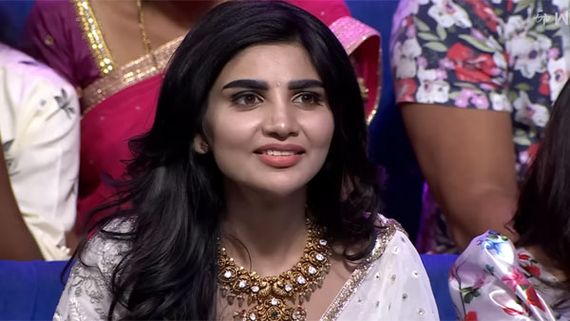 లవర్‌తో బుక్కైన జబర్ధస్త్ వర్ష: పార్కులో ఒకరిపై ఒకరు.. వీడియో లీక్ అవడంతో కలకలం