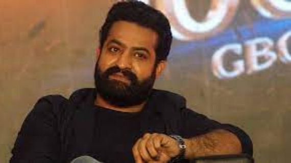   తారక్ కటౌట్ కు బలి ఇచ్చి రక్తాభిషేకం చేసిన హార్డ్ కోర్ ఫ్యాన్స్.. పోలీసుల ఎంట్రీతో షాకింగ్ ట్విస్ట్!