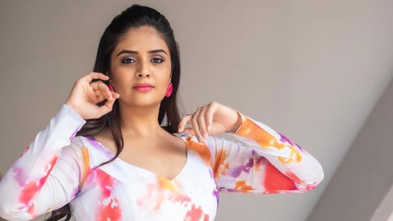 శ్రీముఖి పరువు తీసిన ఫ్రెండ్: పెళ్లై పిల్లలు కూడా పుట్టారు.. నేనే సెటప్ చేశా అంటూ షాకింగ్‌గా!