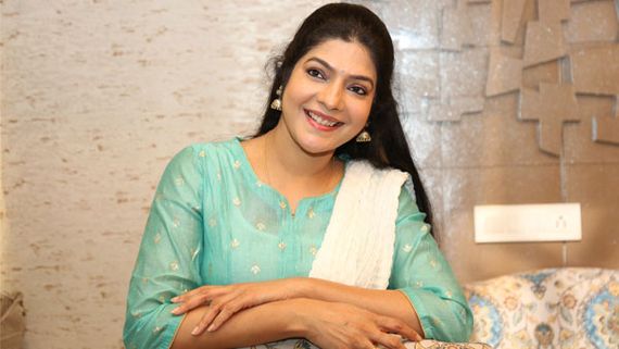 తల్లి పాత్రలకు నేను రెడీ.. ఆ డైరెక్టర్‌కే ఆ క్రెడిట్..  తొలిప్రేమ వాసుకీ (ఇంటర్వ్యూ)