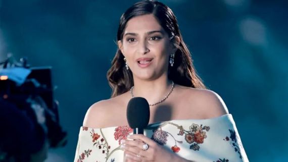  పబ్లిక్‌లో హీరోయిన్‌కు అవమానం: ప్రైవేట్ పార్టులను నొక్కిన వ్యక్తి.. ఏడుస్తూ పరుగులు