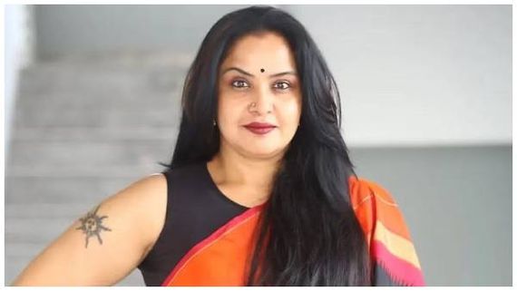 Pragathi: తప్పని పరిస్థితుల్లో డబ్బుకోసం అలాంటి పనులు చేశా.. ఆ హీరోతో గొడవ: నటి ప్రగతి