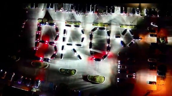 Bro: అమెరికాలో పవన్ కల్యాణ్ క్రేజ్.. వాటితో కళ్లు చెదిరేలా లైట్ షో 'బ్రో'