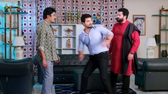 Guppedantha Manasu: వాటే సీన్..శైలేంద్రను ఈడ్చుకెళ్లి భయపెట్టిన మహేంద్ర..రిషి రియలైజేషన్..అసలు గేమ్ స్టార్ట్!