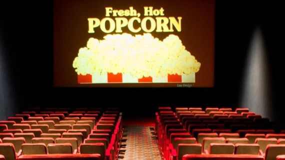 సినీ ప్రియులకు పండగ లాంటి వార్త: దేశంలోని అన్ని థియేటర్లలో రేట్లు తగ్గింపు