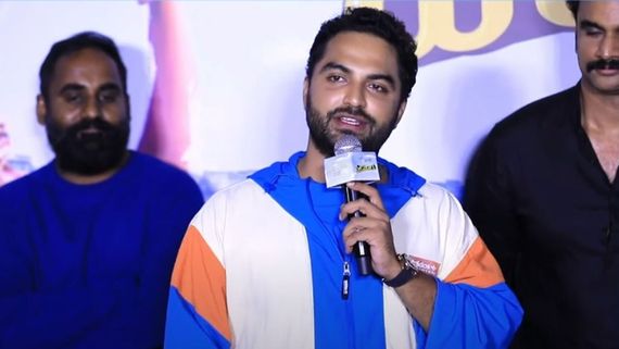 BABY డైరెక్టర్‌కు మరోసారి Vishwak Sen గట్టి కౌంటర్..  పేకమేడలు స్టేజ్ పైనే.. లైవ్ వీడియో వైరల్