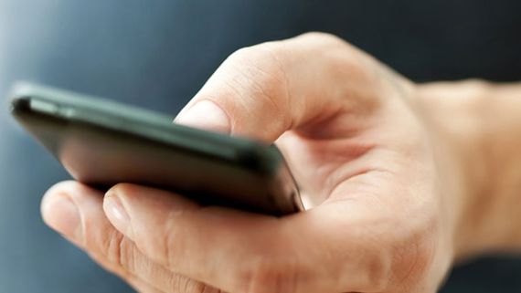 కొంపముంచిన దొంగలు...హీరో‌గారి సెక్స్ ఫోటోలు అపహరణ!