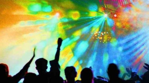 బ్రేకింగ్: టాలీవుడ్‌లో రేవ్ పార్టీ భగ్నం.. సినీ నిర్మాత, వర్థమాన సినీ తారలు అరెస్ట్! ఎవరెవరూ ఉన్నారంటే? 