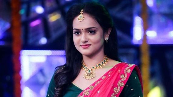  అతి చిన్న డ్రెస్‌లో శ్రీ సత్య: ఆ హీరోయిన్లకు మించేలా బోల్డు షో