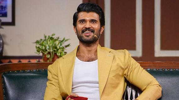 Kushi: విజ‌య్ దేవ‌ర‌కొండ డైరెక్ష‌న్‌లో ఆ హీరో సినిమా... ఎప్పుడు రానుందంటే?