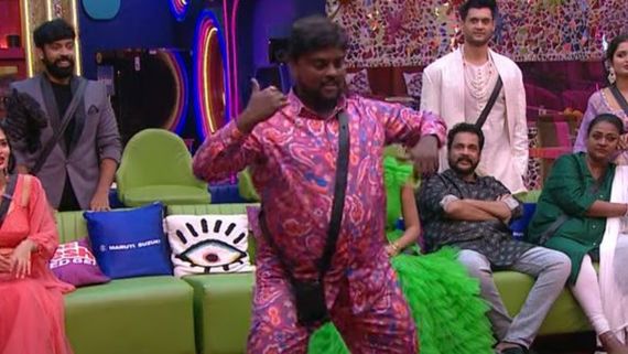 Bigg Boss7 Elimination: వీణ స్టెప్పుతో టేస్టీ తేజ డ్యాన్స్.. యూ ఆర్ ఎలిమినేటెడ్ అంటూ షాకిచ్చిన నాగార్జున