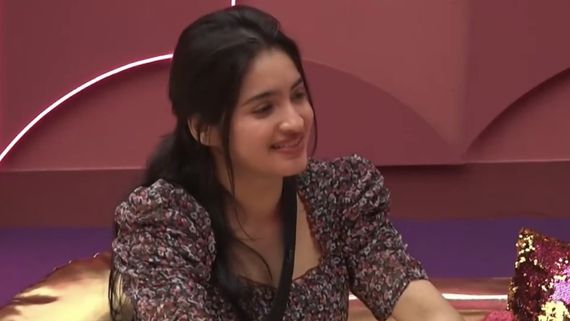 Bigg Boss Telugu 7  బిగ్ బాస్ మాజీ  కంటెస్టెంట్‌తో ప్రేమాయణం.. ప్రియా.. రతికగా అయ్యిందిలా!