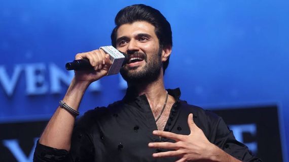 Vijay Deverakonda Kushi: కోటి ఇచ్చేందుకు రెడీ అయిన విజయ్ దేవరకొండ... ఎలా పొందాలో తెలుసా?