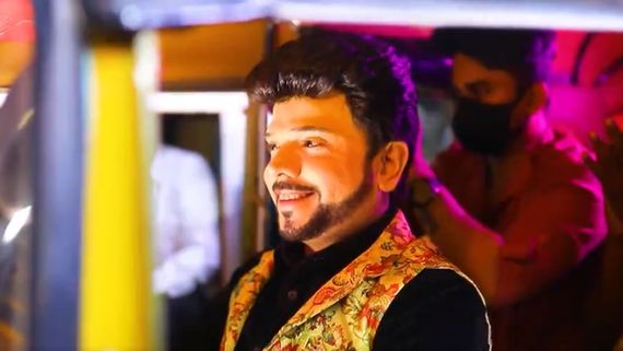 Legend ఆటో నడిపిన లెజెండ్.. ఎన్ని వేల కోట్ల ఆస్తులు ఉన్నాయో మీకు తెలుసా?