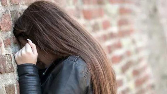 Heroine: హీరోయిన్‌ను దారుణంగా మోసం చేసిన  స్టార్ డైరెక్టర్... కనీసం ఫోన్ కూడా ఎత్తకుండా?