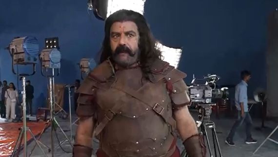 NBK110  గుర్రమెక్కి వీరనాయకుడిగా బాలకృష్ణ.. Battle Of Breaths లుక్‌తో అదరగొట్టిన నటసింహం!