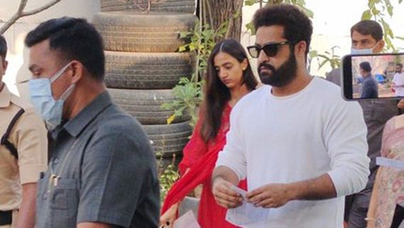 Junior NTR: జూనియర్ ఎన్టీఆర్ ఆ పార్టీకీ ఓటేశాడా? అలా వేయమని కూడా చెప్పాడా?  ప్రూఫ్ వీడియోలు వైరల్!