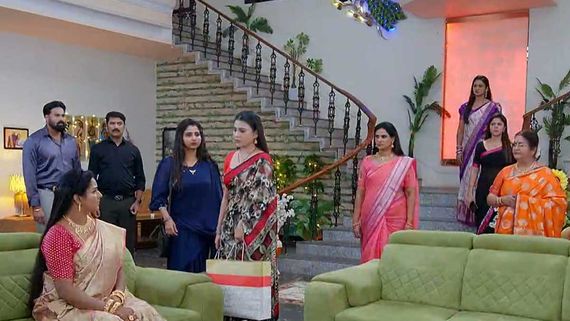 Brahmamudi February 16th రుద్రాణి కొంపముచ్చిన స్వప్న... రాజ్‌కు కావ్య షాకింగ్ సర్ ప్రైజ్!