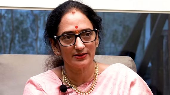 రాజకీయాల్లోకి ప్రభాస్ పెద్దమ్మ: ఆ పార్టీ నుంచి ఎంపీ టికెట్.. బడా నేతపైనే పోటీ!