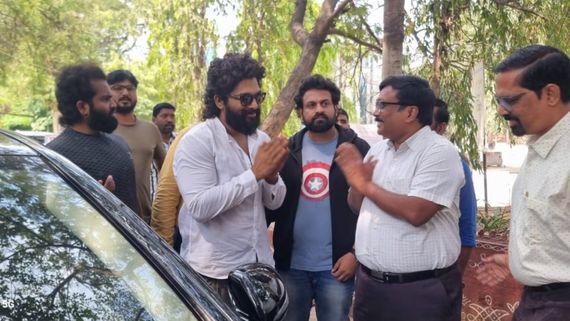 Khairatabad RTA లో అల్లు అర్జున్.. ఐకాన్ స్టార్ ఎందుకు వచ్చారంటే? 