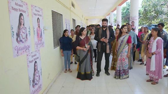 Guppedantha Manasu March 9th: రాత్రికి రాత్రే మారిపోయిన పోస్టర్లు.. ఇదంతా చేసిందెవరంటే?