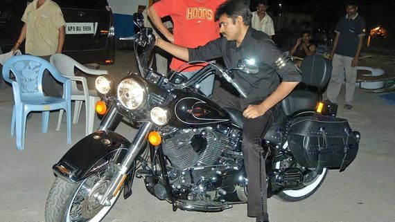 పవన్ కల్యాణ్ వద్ద ఎన్ని బైక్స్, ఎలాంటి కార్లు ఉన్నాయంటే? తెలుగు రాష్ట్రాల్లో పవర్‌స్టార్‌దే రికార్డు!
