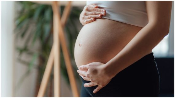 32 ఏళ్ల వయసులో రెండో పెళ్లి.. ప్రియుడితో బిడ్డను కనబోతున్న హీరోయిన్.. సీమంతం ఫొటోలు వైరల్!