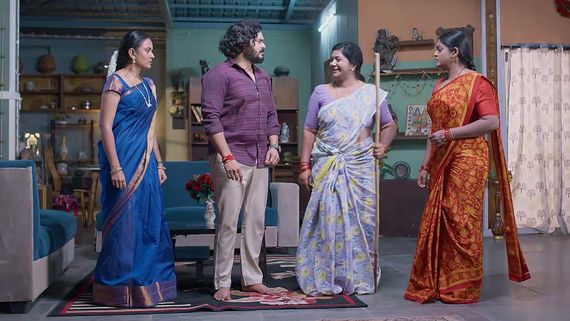 Karthika Deepam 2 May 6th: కొడుకుతో చేరి దీపని బయటికి పొమ్మన్న అనసూయ.. పారిజాతాన్ని అవమానించిన శివనారాయణ!